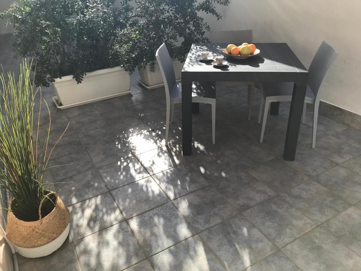 אבולה Scogliera Apartments מראה חיצוני תמונה